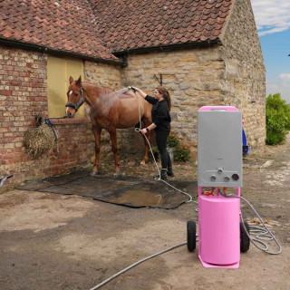 Horse Grooming & Bathing Supplies Image